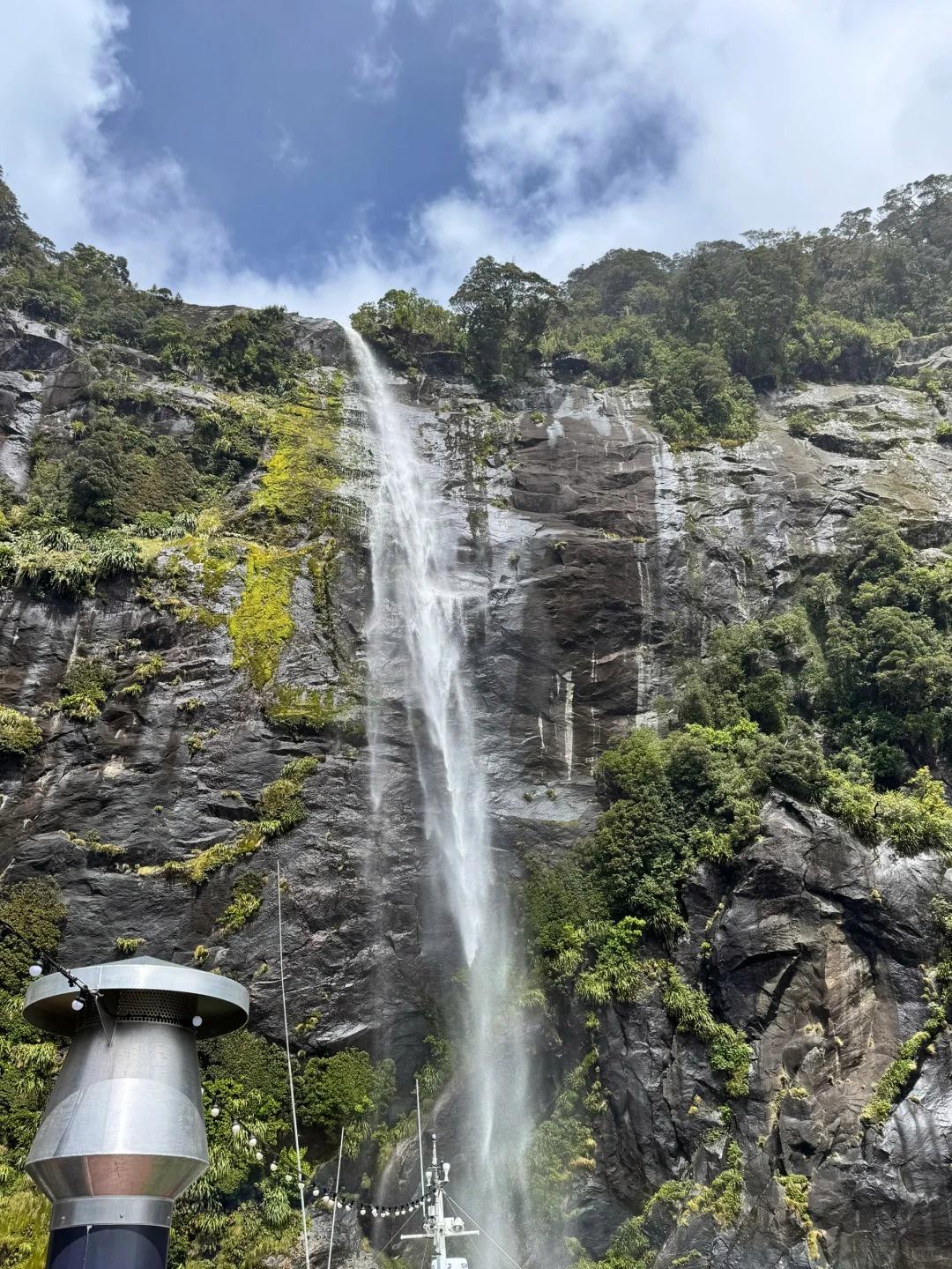 米尔福德峡湾徒步